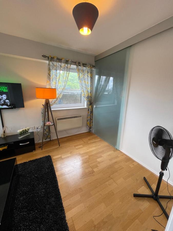 לונדון The Reflection Apartment , With River Thames View מראה חיצוני תמונה