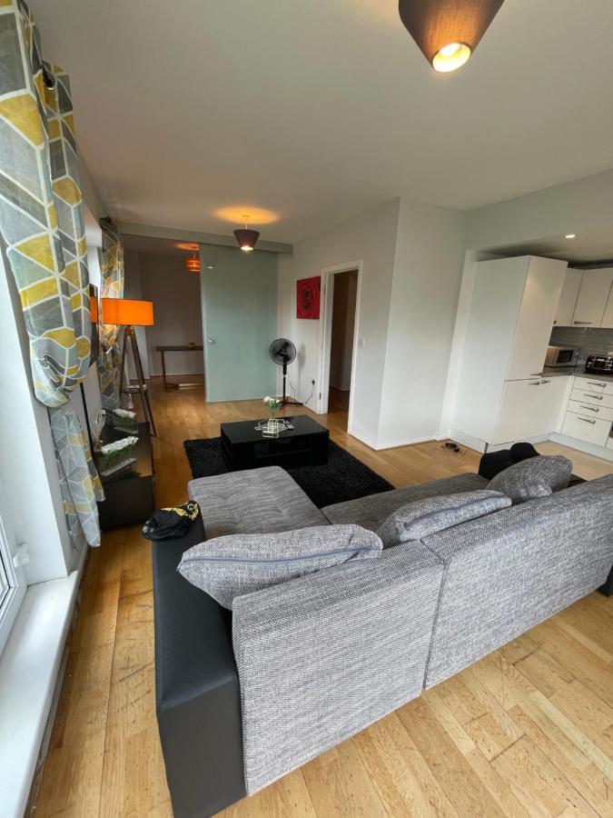 לונדון The Reflection Apartment , With River Thames View מראה חיצוני תמונה
